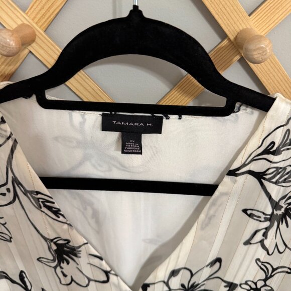 Womens Tamara H. 2X Blouse - Picture 4 of 4